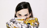 ￼Yelle regresa con ‘Complètement fou’