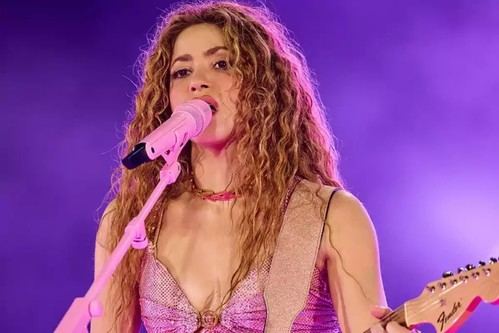 Shakira es internada en Perú horas antes de su concierto, fans preocupados